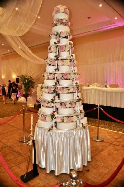 cheftalk-bret-hanson-wedding-cake-justthesizzle